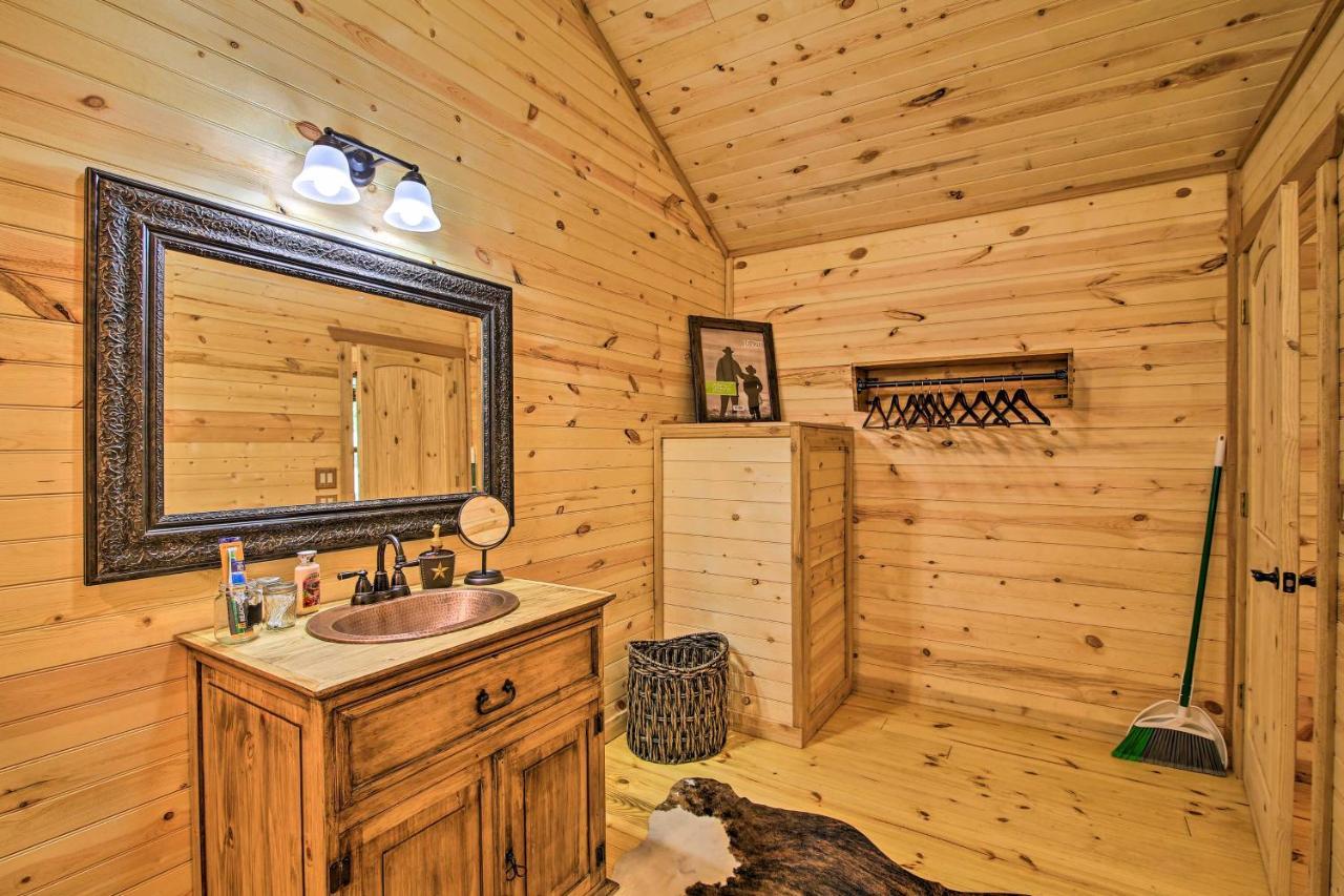 Rustic-Chic Country Cabin - 10 Mi To Main Street! Fredericksburg Eksteriør bilde